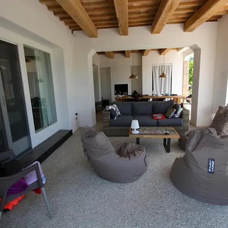 Cherry House- Oleandro Apartment شقة